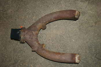 Exhaust Manifold John Deere 820/830