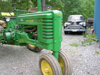 John Deere B With Sickle 