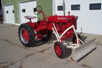 Farmall Cub / Restored