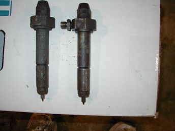 John Deere 720D Pair Of Injectors