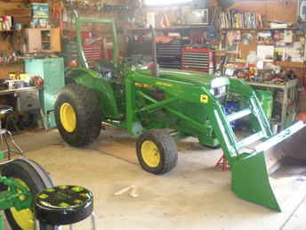 John Deere 850 With Loader