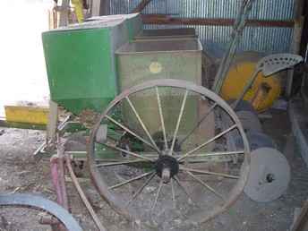 Used Farm Tractors for Sale: John Deere #12 Potato Planter (2009-02-12 ...