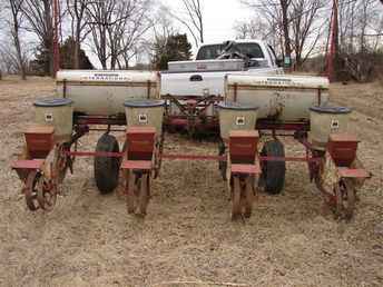 International 56 4-Row Planter