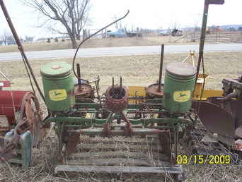 John Deere 246-3PT. Planter +