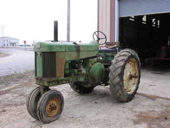 John Deere 630 