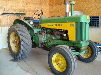 John Deere 630 Standard