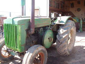 Electric Start Styled John Deere ''D''