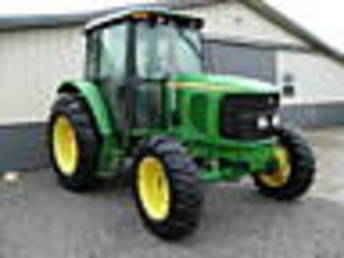 John Deere 6215