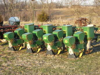 John Deere 4 Row 1240 Planter