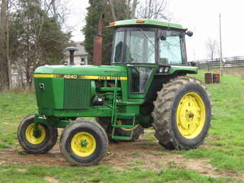 John Deere 4240