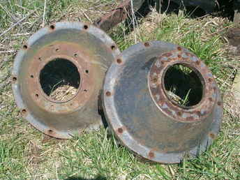 Oliver/Moline/White Dual Hubs
