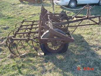 J D Chisel Plow/Cultivator