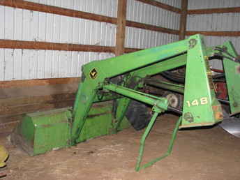 John Deere 148 Loader