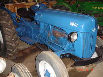 Ford 8N, Overhauled, Painted