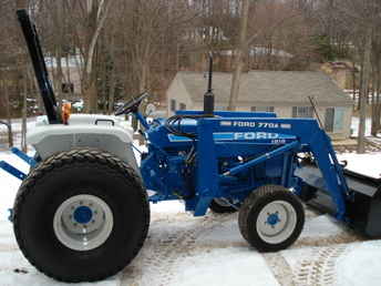 Ford Diesel W/Loader & 4WD