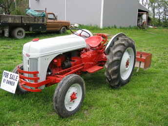 8N Ford Tractor & 6 FT Box Bla