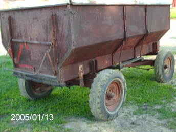 Ih #6 Wagon W/Box And Seeder