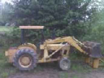 Ford 4500 Loader Tractor W 72