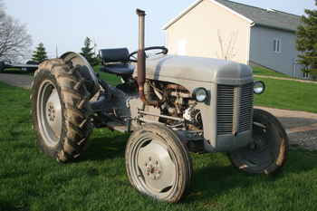 1948 Ferguson Tractor Tea-20