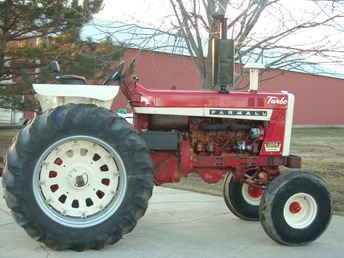 1206 Farmall Nice