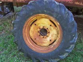 13.6X26 Tire And Rim