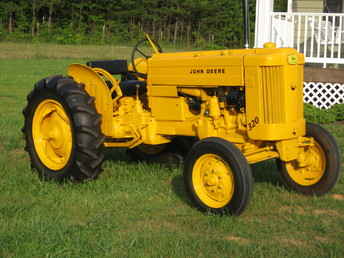 John Deere 320