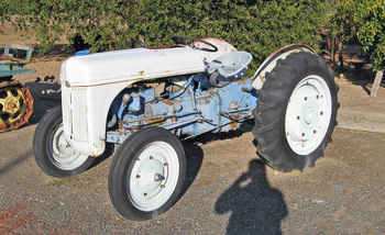 1939 Ford 9N - Early Model