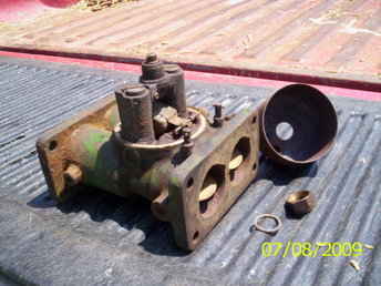 John Deere 60 Carburetor