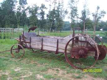Used Farm Tractors for Sale: Late 1800 Horse Drawn Spreader (2009-08-12 ...