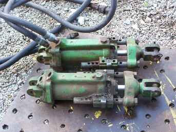 John Deere G Cylinder