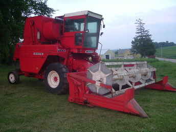 7300 White/Oliver Combine