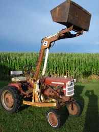 Farmall Cub W 1000 Loader & FH