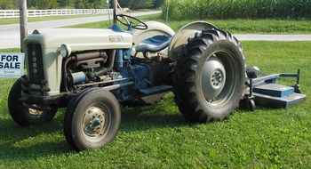 1964 Ford 2000 Tractor
