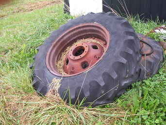 Used Farm Tractors for Sale: 14.9X28 Tires,Rims,Centers (2009-09-26 ...