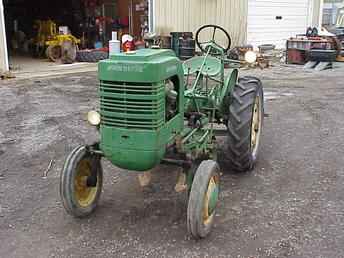 1946 John Deere LA Tractor