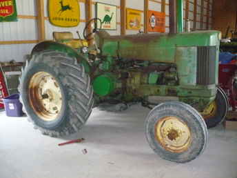 Orig.Paint Perfect Tin John Deere 730