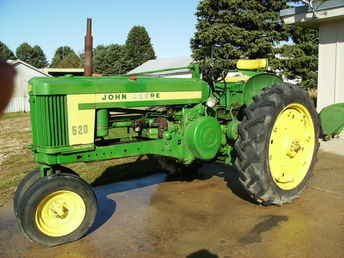 John Deere 520