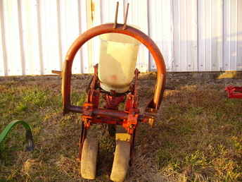 Ih 386 3PT 1 Row Planter