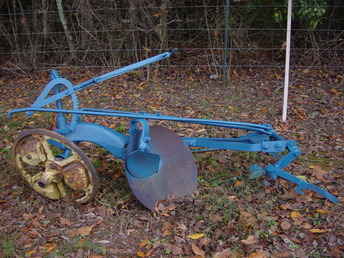 Ih Farmall  Cub-151 Disc Plow 