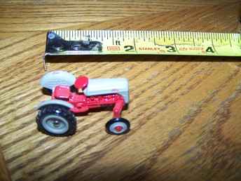 8 N Ford Toy Tractor 1/64