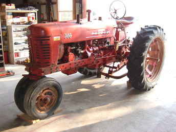 Ih 300 Tractor