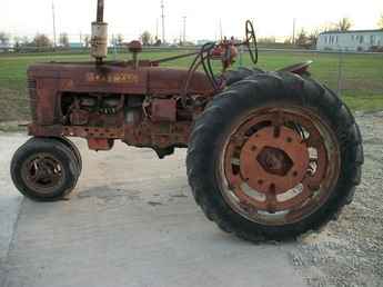 Farmall H W/ Disk Brakes