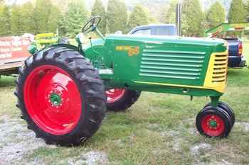 1950 Oliver 66  Show/Puller