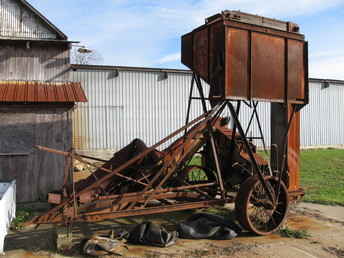 1937 Ih Corn Picker