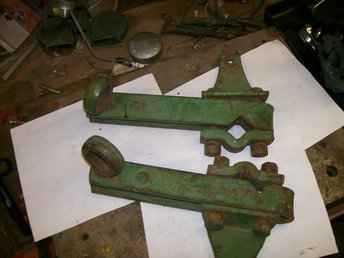 John Deere B Lift Arms