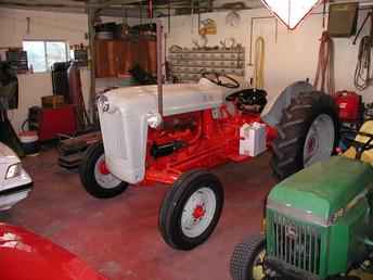 Nice 861 Ford Tractor