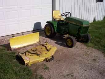 John Deere 210 Lawn Tractor