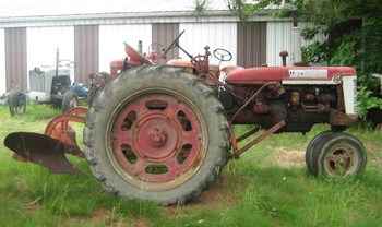 Farmall C With Mounted Plows