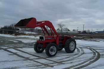 Massey Ferguson 375 W/Loader
