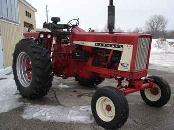 1963 Farmall 706